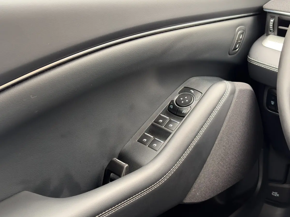 RWD 75 kWh 269pk | Camera v&a | Adaptive Cruise | Winter Pack | Star White Metallic |