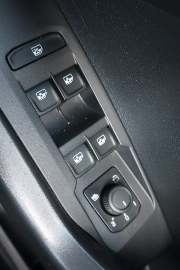 1.0 TSI Life Edition 95PK | Achteruitrijcamera | Airco | Apple Carplay/Android Auto|telefoonintegratie premium