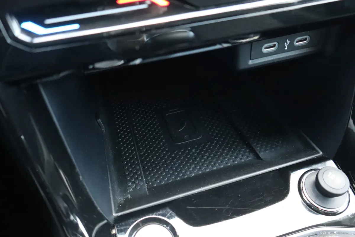 1.0 TSI Life Edition 95PK | Achteruitrijcamera | Airco | Apple Carplay/Android Auto|telefoonintegratie premium