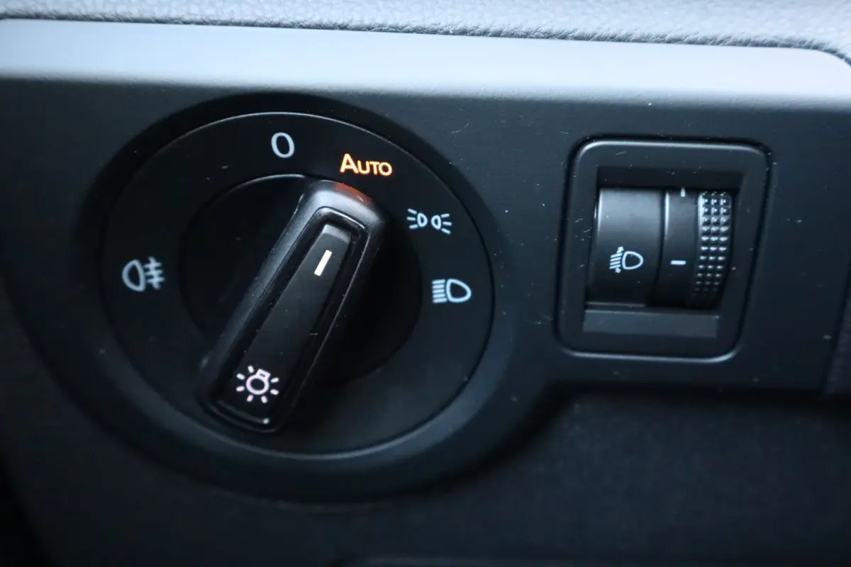 1.0 TSI Life Edition 95PK | Achteruitrijcamera | Airco | Apple Carplay/Android Auto|telefoonintegratie premium