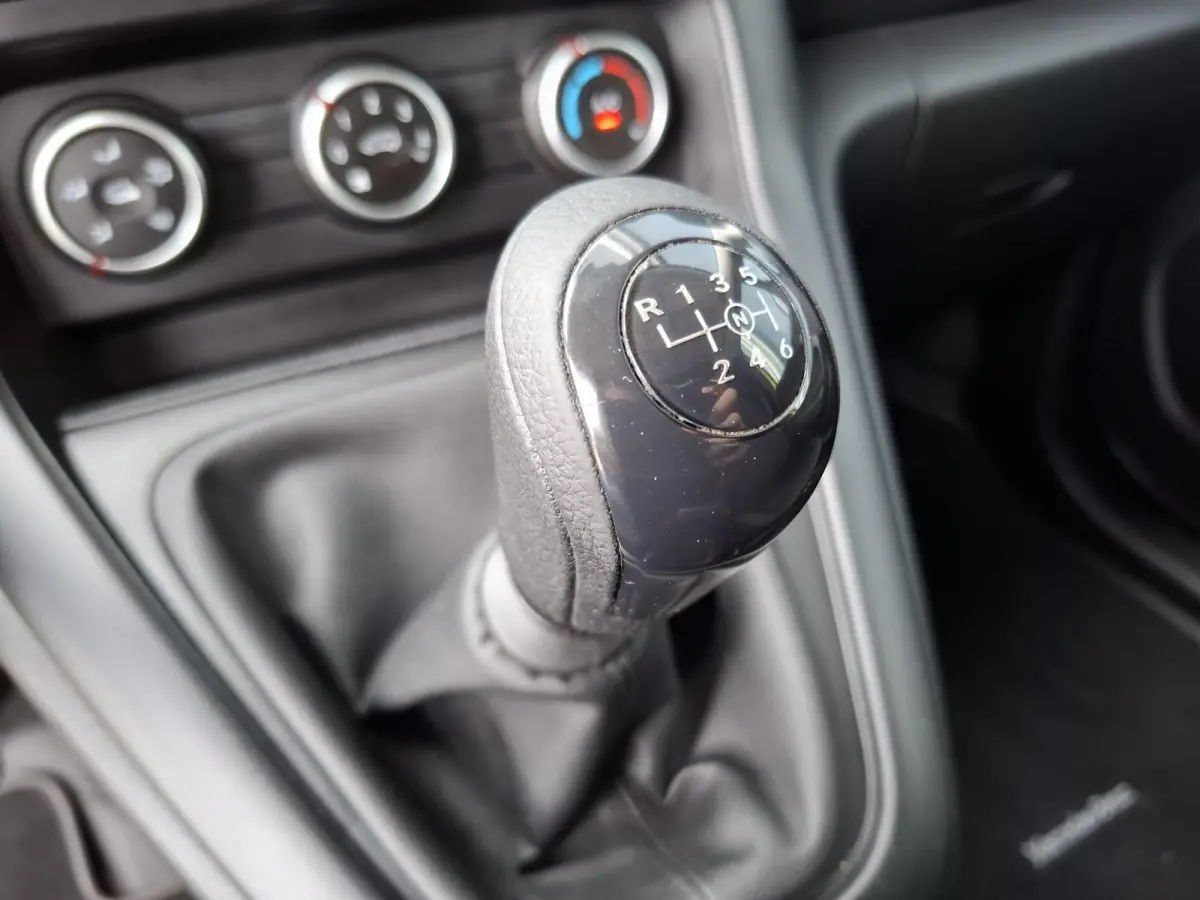 110 CDI L1 Pro AIRCO / CRUISE CONTROLE / CAMERA / NAVI / TREKHAAK