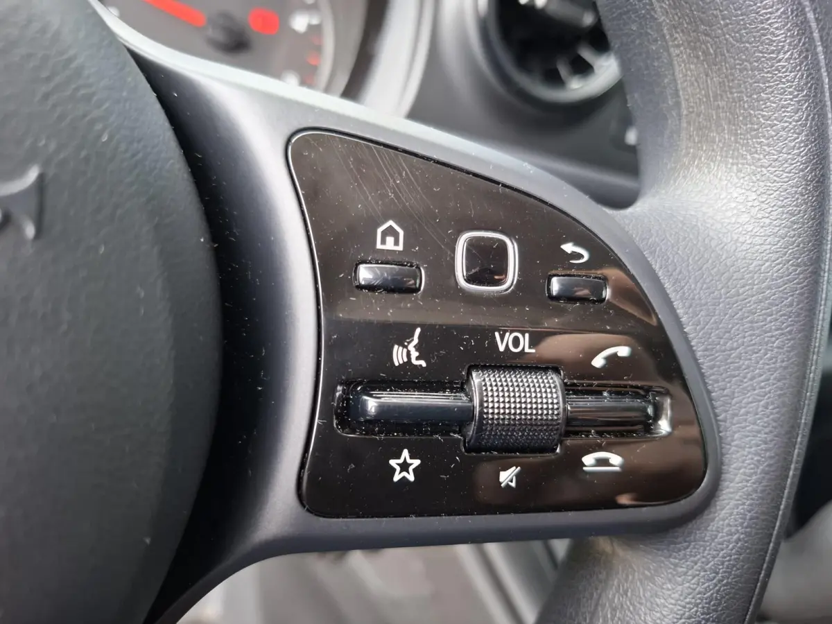 110 CDI L1 Pro AIRCO / CRUISE CONTROLE / CAMERA / NAVI / TREKHAAK