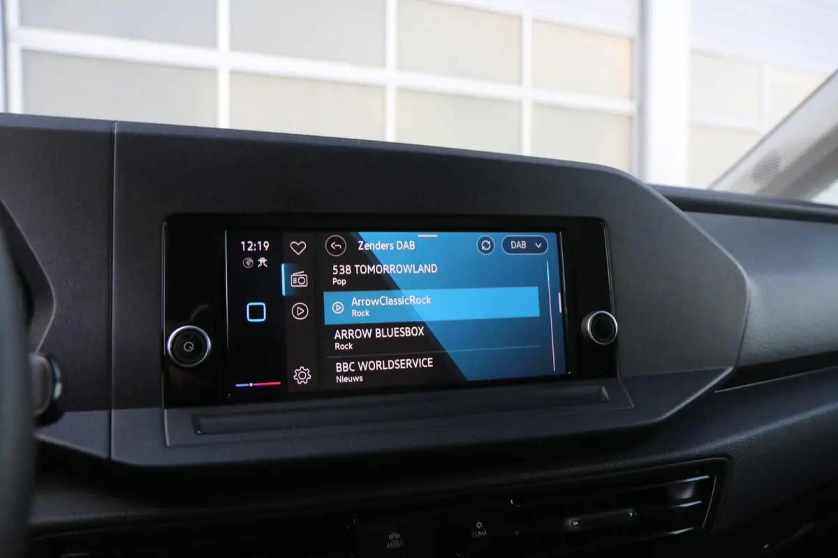 2.0 TDI 75pk Trend | App Connect | Cruise Control | Parkeersensoren Achter | Ventilatie in Laadruimte | Airco | DAB+
