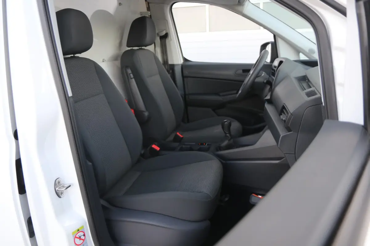 2.0 TDI 75pk Trend | App Connect | Cruise Control | Parkeersensoren Achter | Ventilatie in Laadruimte | Airco | DAB+