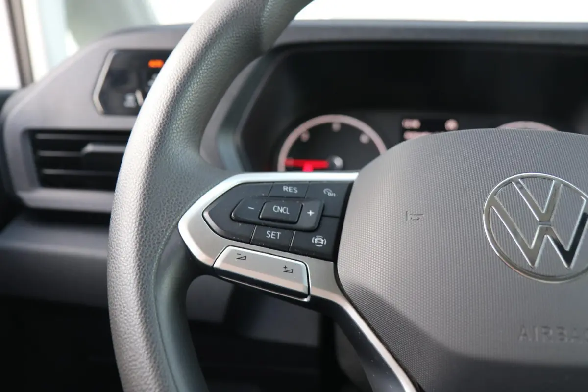 2.0 TDI 75pk Trend | App Connect | Cruise Control | Parkeersensoren Achter | Ventilatie in Laadruimte | Airco | DAB+