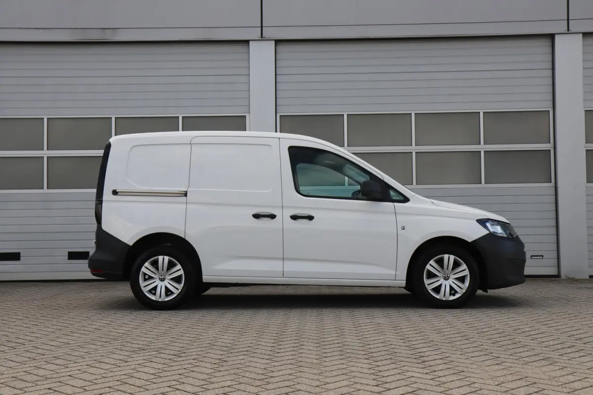 2.0 TDI 75pk Trend | App Connect | Cruise Control | Parkeersensoren Achter | Ventilatie in Laadruimte | Airco | DAB+
