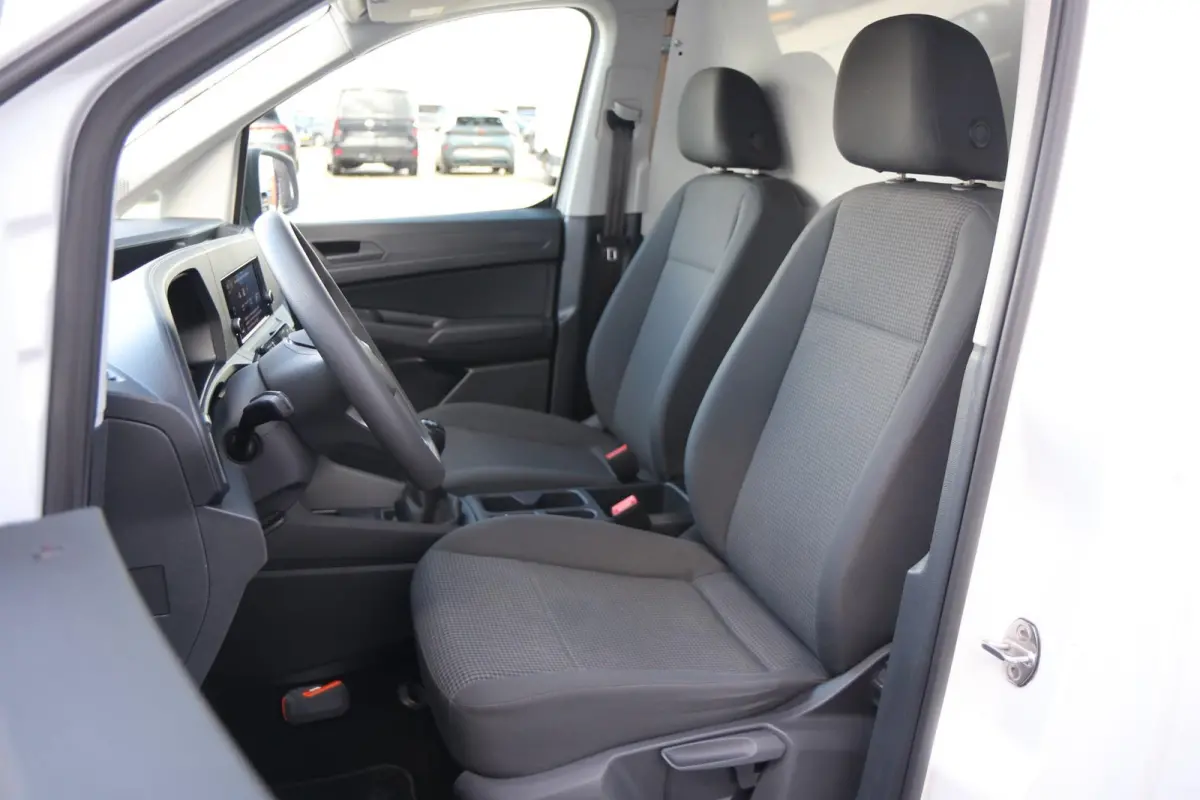 2.0 TDI 75pk Trend | App Connect | Cruise Control | Parkeersensoren Achter | Ventilatie in Laadruimte | Airco | DAB+