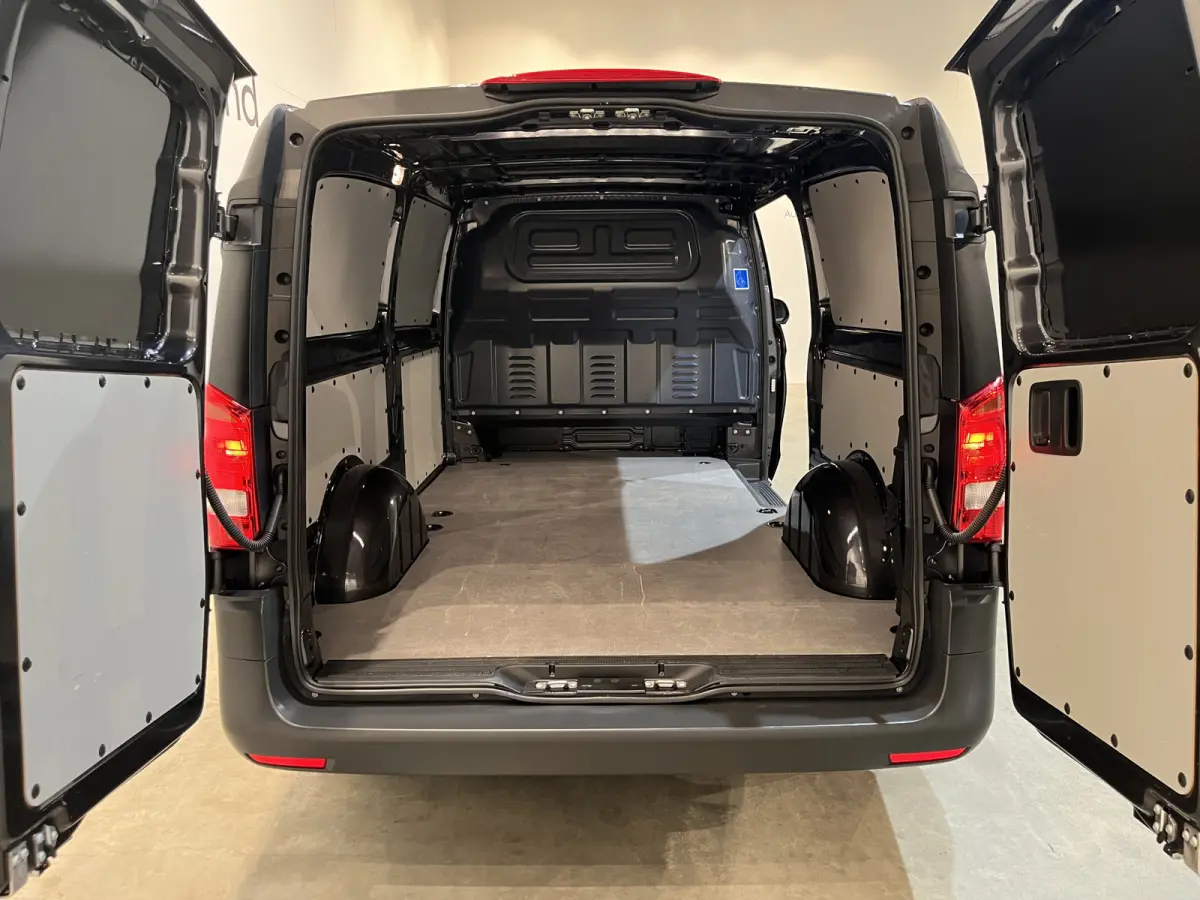 110 CDI Extra Lang RWD / Euro 6 / Airco / Cruise Control / CarPlay / Camera / 3-Zits / 24.000 KM !!