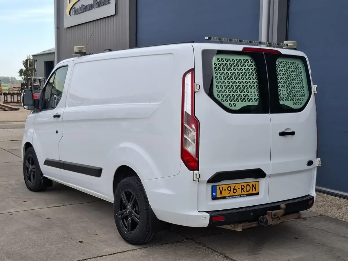 340 2.0 TDCI L1H1 Trend AIRCO / CRUISE CONTROLE / TREKHAAK / EURO 6 / 3 ZITS