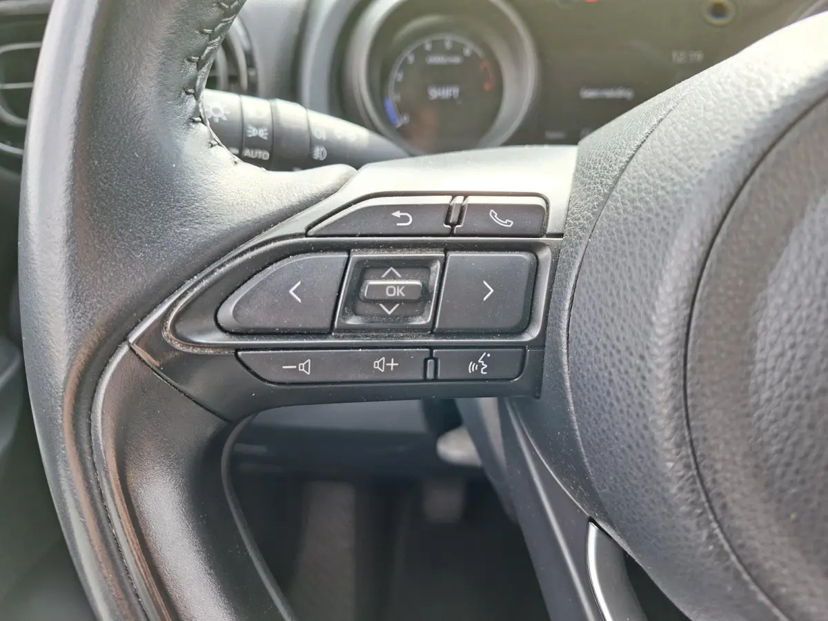 1.5 VVT-i Style Carplay Adaptive Cruise Full-LED JBL Privacy Glass