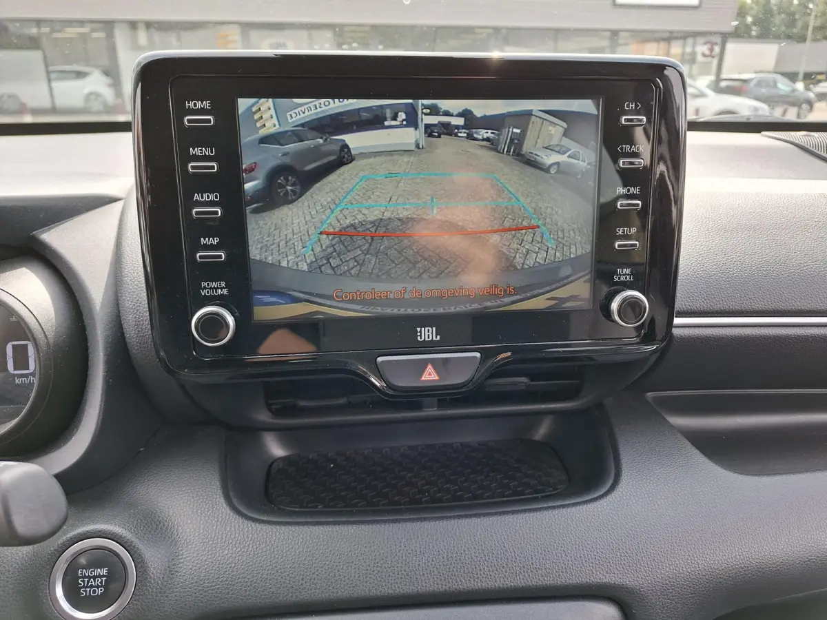 1.5 VVT-i Style Carplay Adaptive Cruise Full-LED JBL Privacy Glass