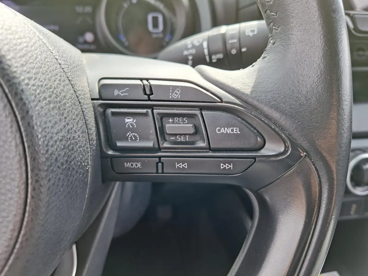 1.5 VVT-i Style Carplay Adaptive Cruise Full-LED JBL Privacy Glass