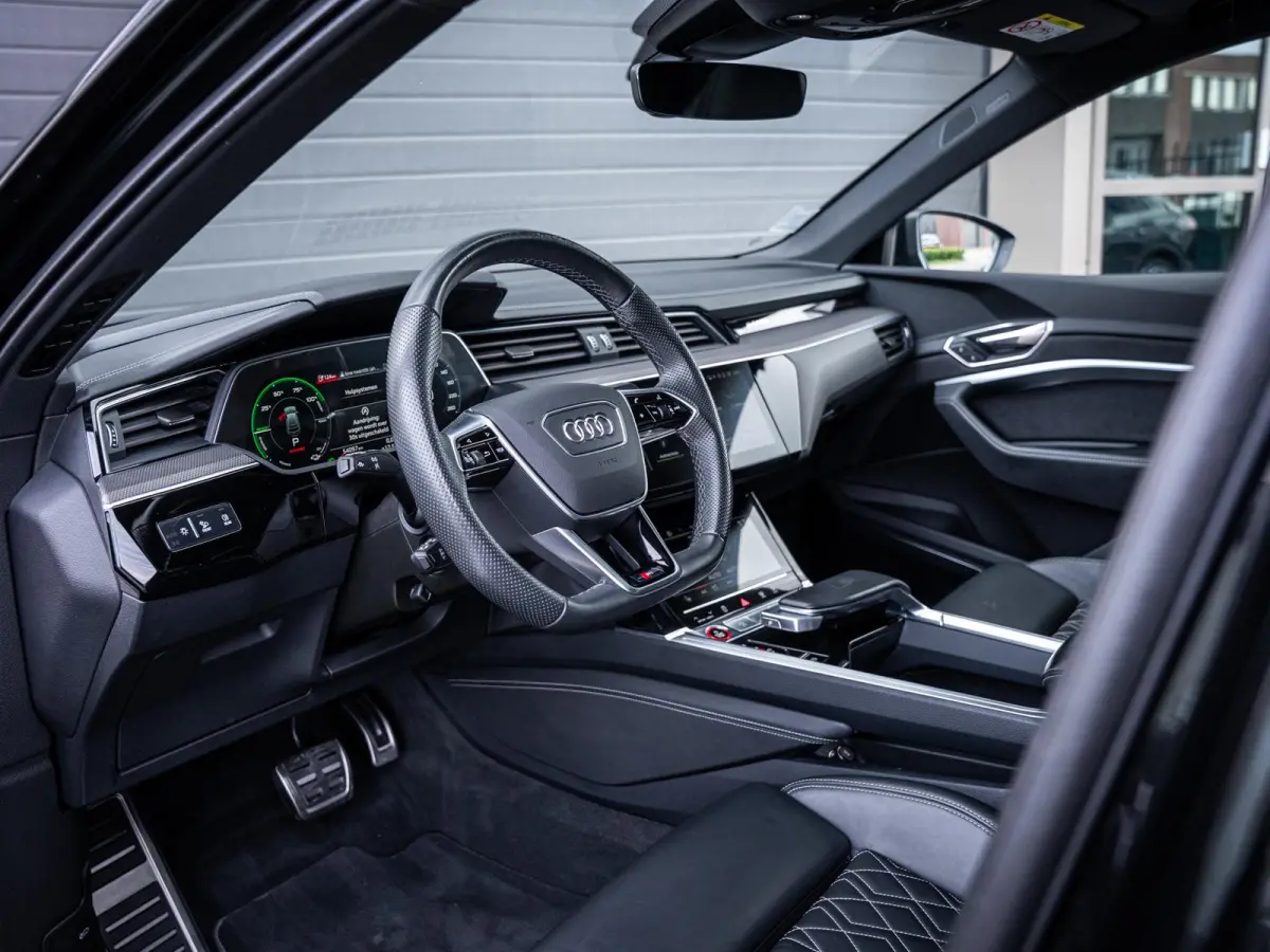 SQ8 S quattro 115 kWh - Pano l Matrix l B&O l RS seats