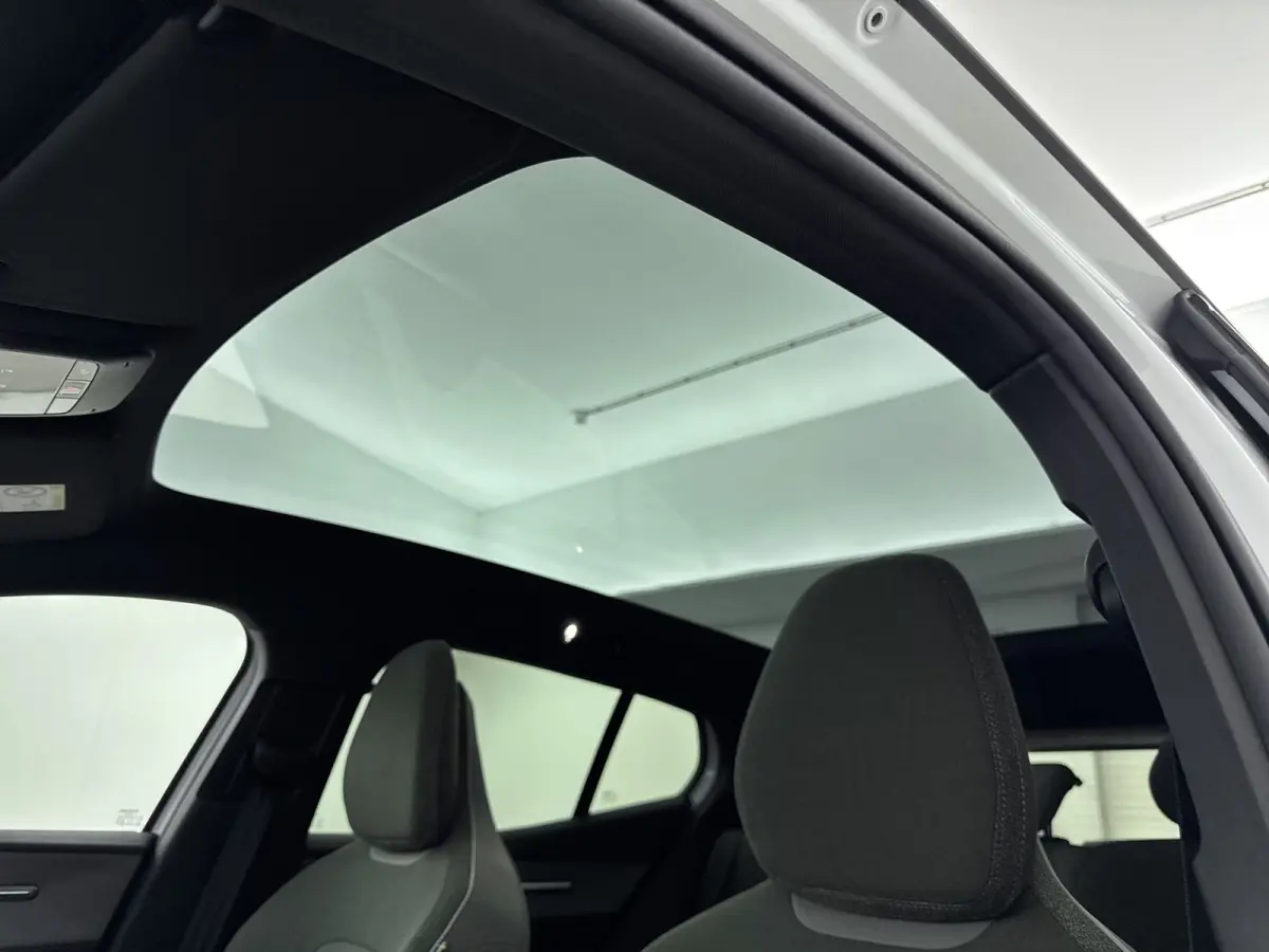 Twin Motor Performance Ultra 69 kWh | Panoramadak | PDC V+A en 360 camera | Getint Glas | Harman en Kardon | Keyless | Stoel + Stuurverwarming | 20 inch LM |
