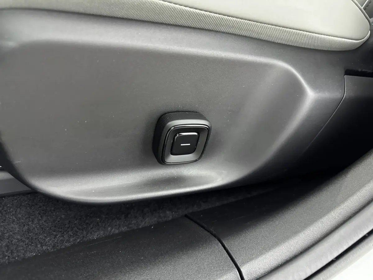 Twin Motor Performance Ultra 69 kWh | Panoramadak | PDC V+A en 360 camera | Getint Glas | Harman en Kardon | Keyless | Stoel + Stuurverwarming | 20 inch LM |