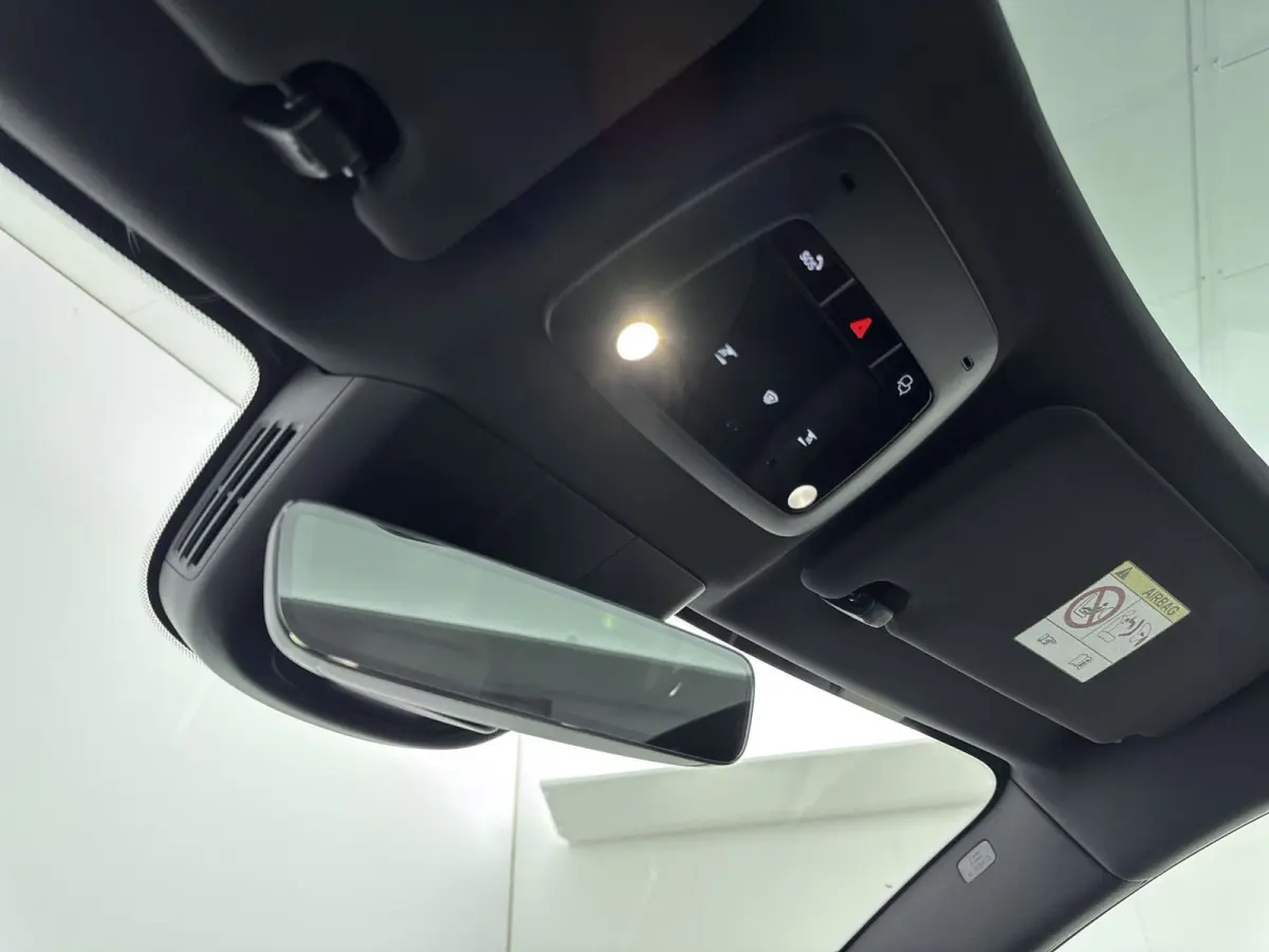 Twin Motor Performance Ultra 69 kWh | Panoramadak | PDC V+A en 360 camera | Getint Glas | Harman en Kardon | Keyless | Stoel + Stuurverwarming | 20 inch LM |