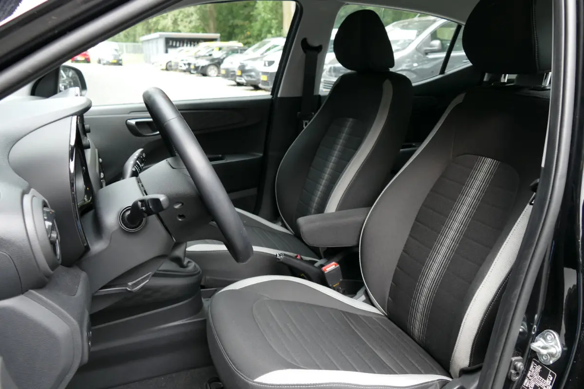 1.0 65PK COMFORT / NAVI / LED / AIRCO / 15"LMV / BLUETOOTH / CRUISECONTROL / 1E EIGENAAR / SCHITTERENDE STAAT !!