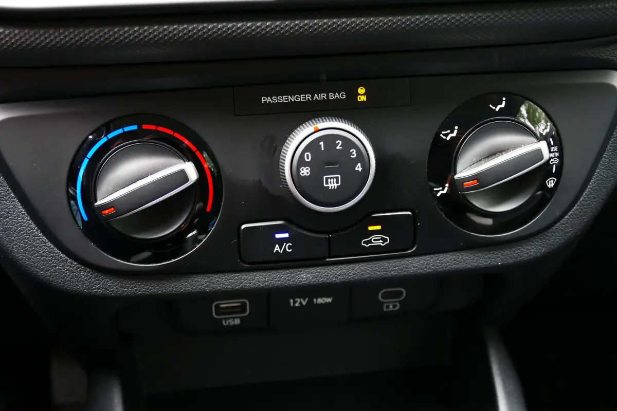 1.0 65PK COMFORT / NAVI / LED / AIRCO / 15"LMV / BLUETOOTH / CRUISECONTROL / 1E EIGENAAR / SCHITTERENDE STAAT !!