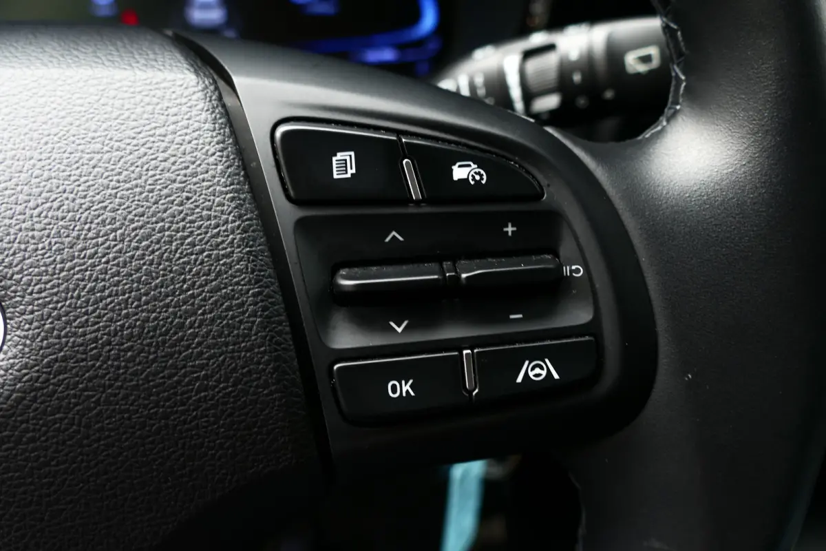 1.0 65PK COMFORT / NAVI / LED / AIRCO / 15"LMV / BLUETOOTH / CRUISECONTROL / 1E EIGENAAR / SCHITTERENDE STAAT !!
