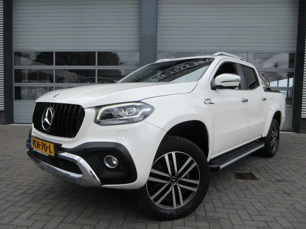 350D, V6, 259pk, 4-Matic, 4x4, Power Edition, LED, Camera, Navigatie.