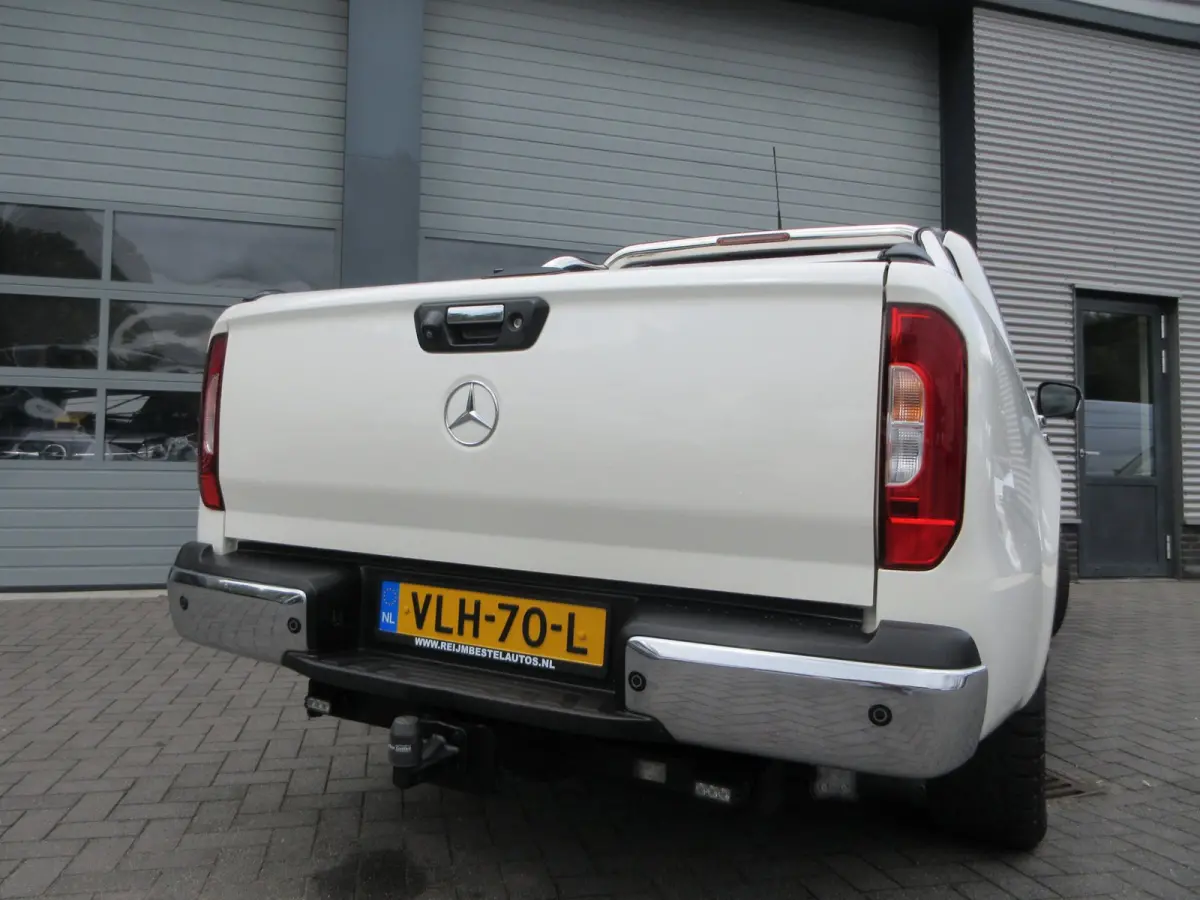 350D, V6, 259pk, 4-Matic, 4x4, Power Edition, LED, Camera, Navigatie.