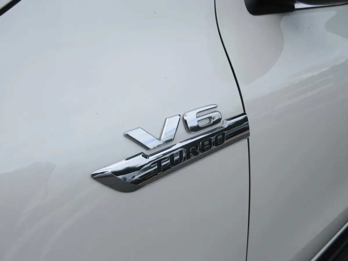 350D, V6, 259pk, 4-Matic, 4x4, Power Edition, LED, Camera, Navigatie.