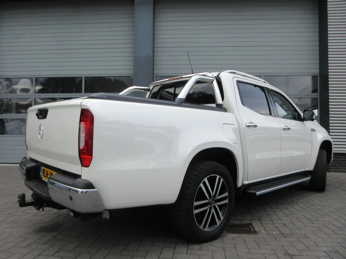 350D, V6, 259pk, 4-Matic, 4x4, Power Edition, LED, Camera, Navigatie.