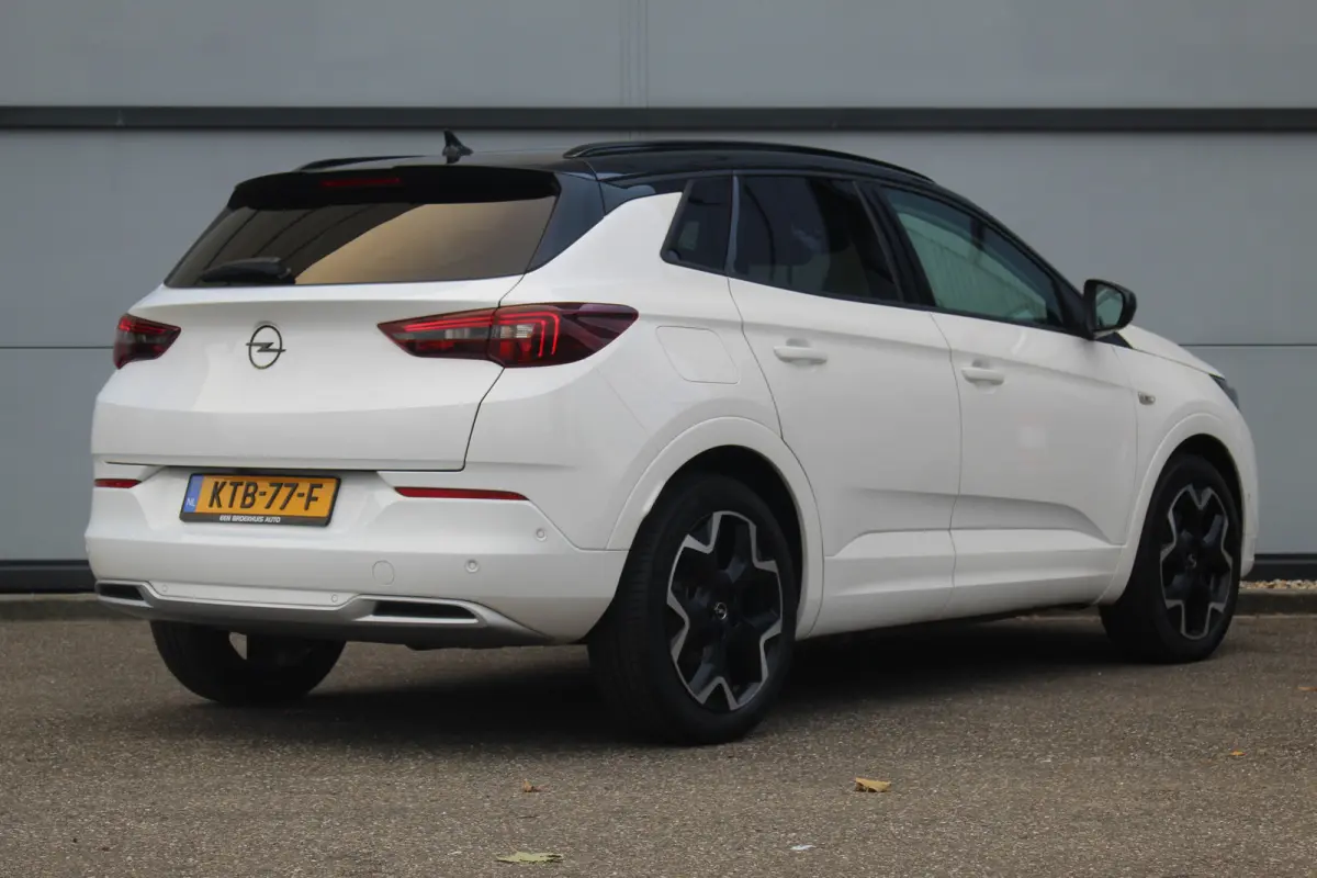 1.6 Turbo Plug-In Hybrid Ultimate | 360 Cam | Adap. Cruise C. | Keyless | Winterpakket | Elek. Achterklep | Dodehoek | 360 Cam | Adap. Cruise C. | Keyless | Winterpakket | Elek. Achterklep |