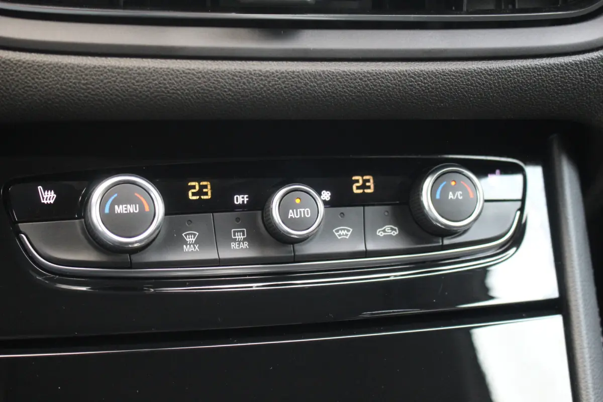1.6 Turbo Plug-In Hybrid Ultimate | 360 Cam | Adap. Cruise C. | Keyless | Winterpakket | Elek. Achterklep | Dodehoek | 360 Cam | Adap. Cruise C. | Keyless | Winterpakket | Elek. Achterklep |