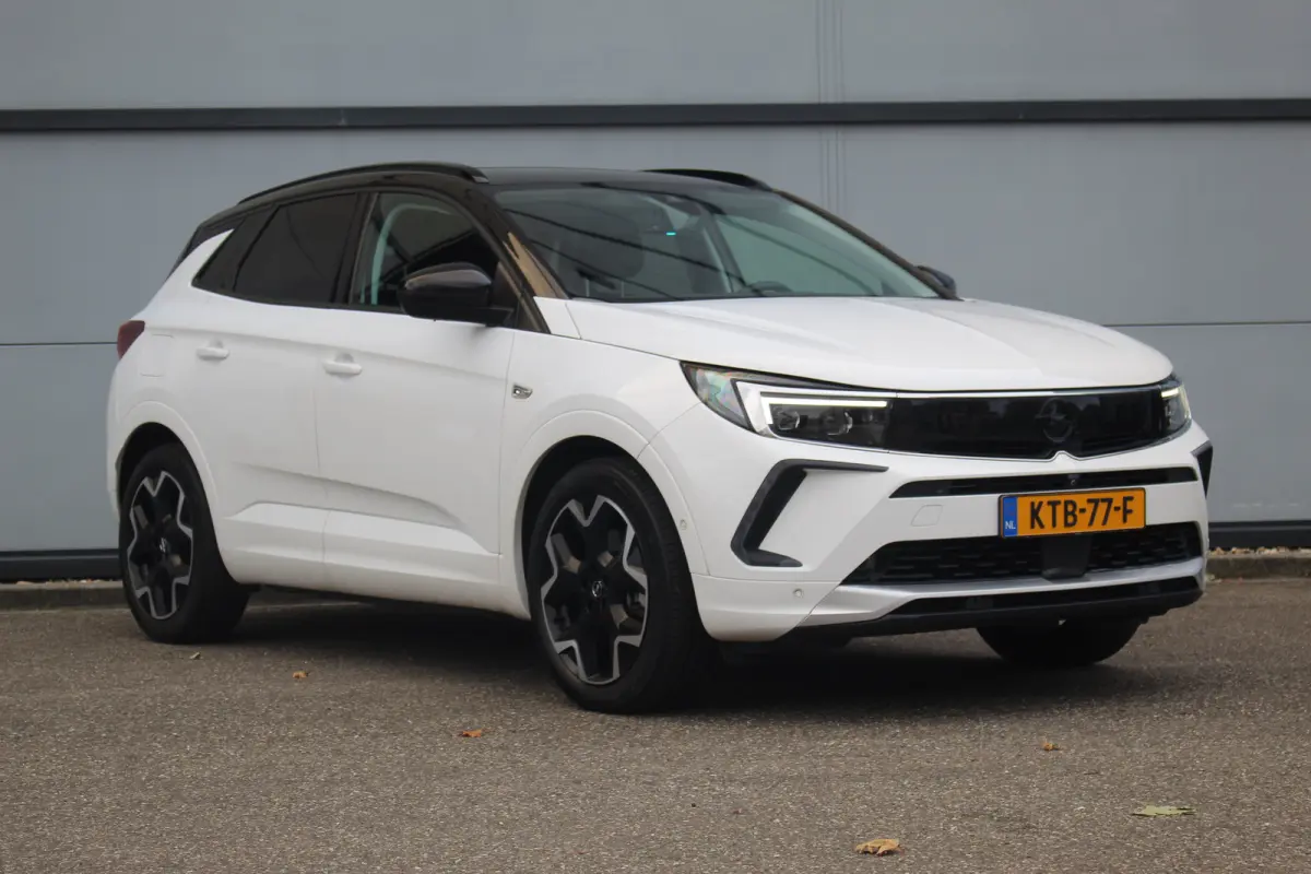 1.6 Turbo Plug-In Hybrid Ultimate | 360 Cam | Adap. Cruise C. | Keyless | Winterpakket | Elek. Achterklep | Dodehoek | 360 Cam | Adap. Cruise C. | Keyless | Winterpakket | Elek. Achterklep |