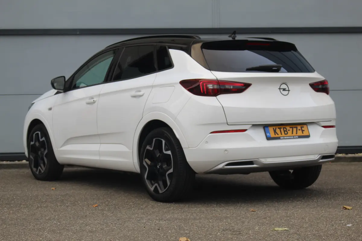 1.6 Turbo Plug-In Hybrid Ultimate | 360 Cam | Adap. Cruise C. | Keyless | Winterpakket | Elek. Achterklep | Dodehoek | 360 Cam | Adap. Cruise C. | Keyless | Winterpakket | Elek. Achterklep |