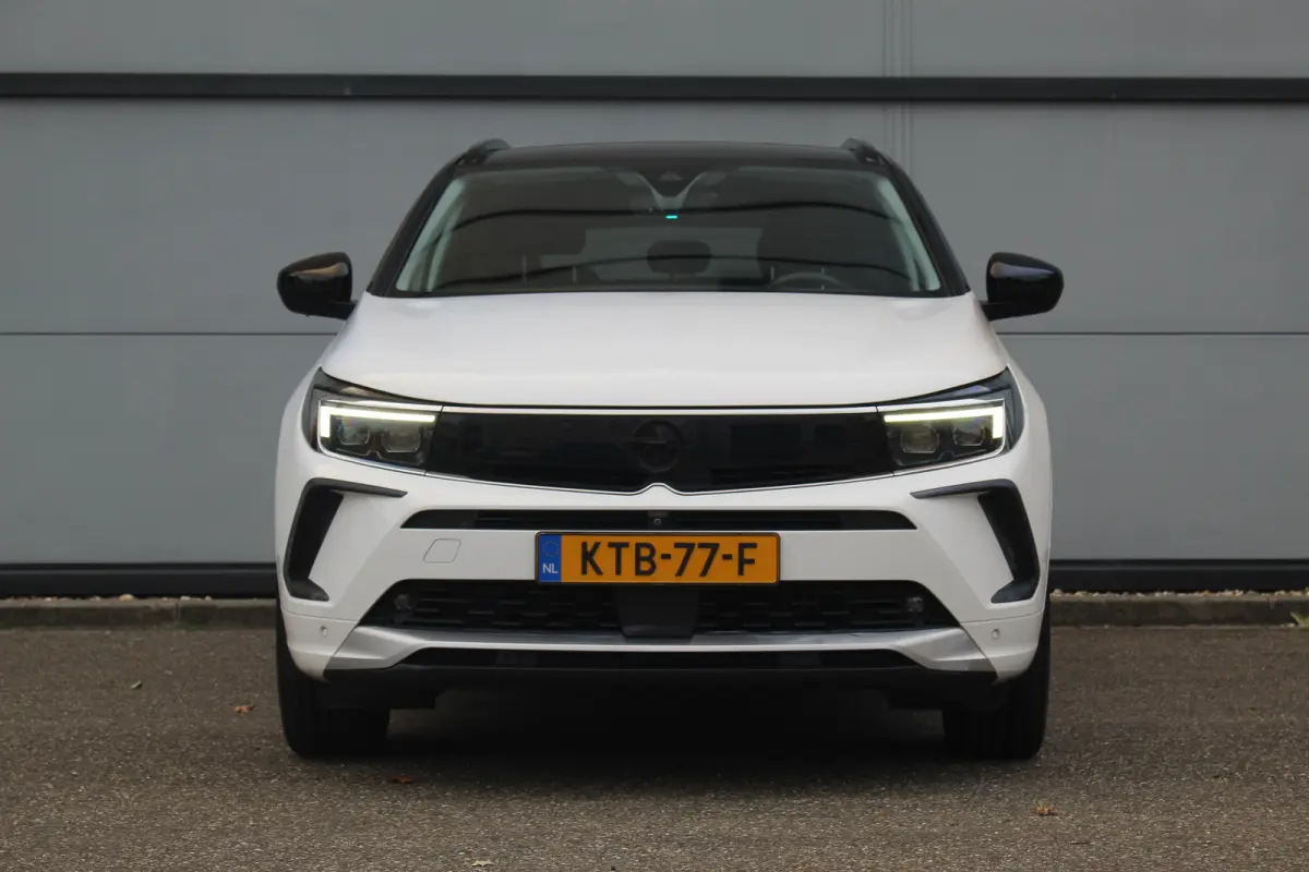 1.6 Turbo Plug-In Hybrid Ultimate | 360 Cam | Adap. Cruise C. | Keyless | Winterpakket | Elek. Achterklep | Dodehoek | 360 Cam | Adap. Cruise C. | Keyless | Winterpakket | Elek. Achterklep |