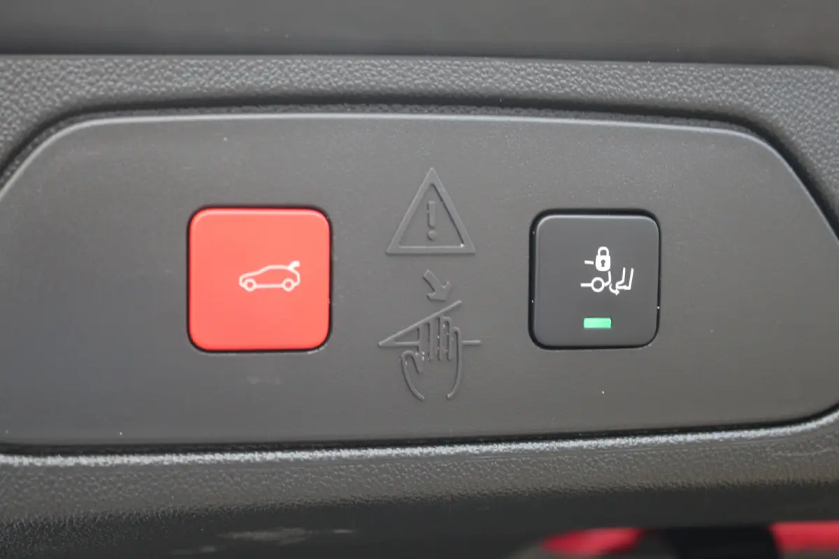 1.6 Turbo Plug-In Hybrid Ultimate | 360 Cam | Adap. Cruise C. | Keyless | Winterpakket | Elek. Achterklep | Dodehoek | 360 Cam | Adap. Cruise C. | Keyless | Winterpakket | Elek. Achterklep |