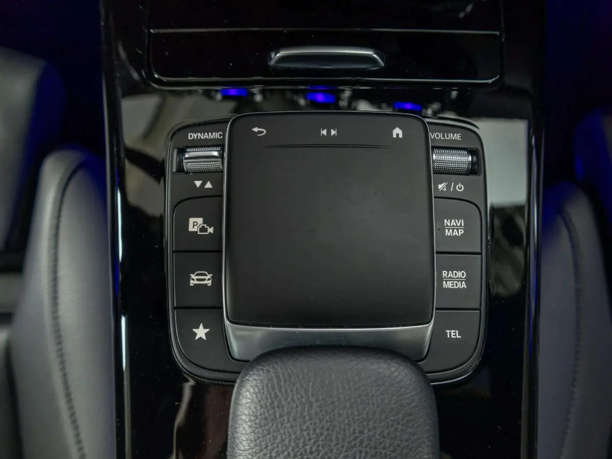 Coupé 180 Business Solution Luxury | Panorama dak