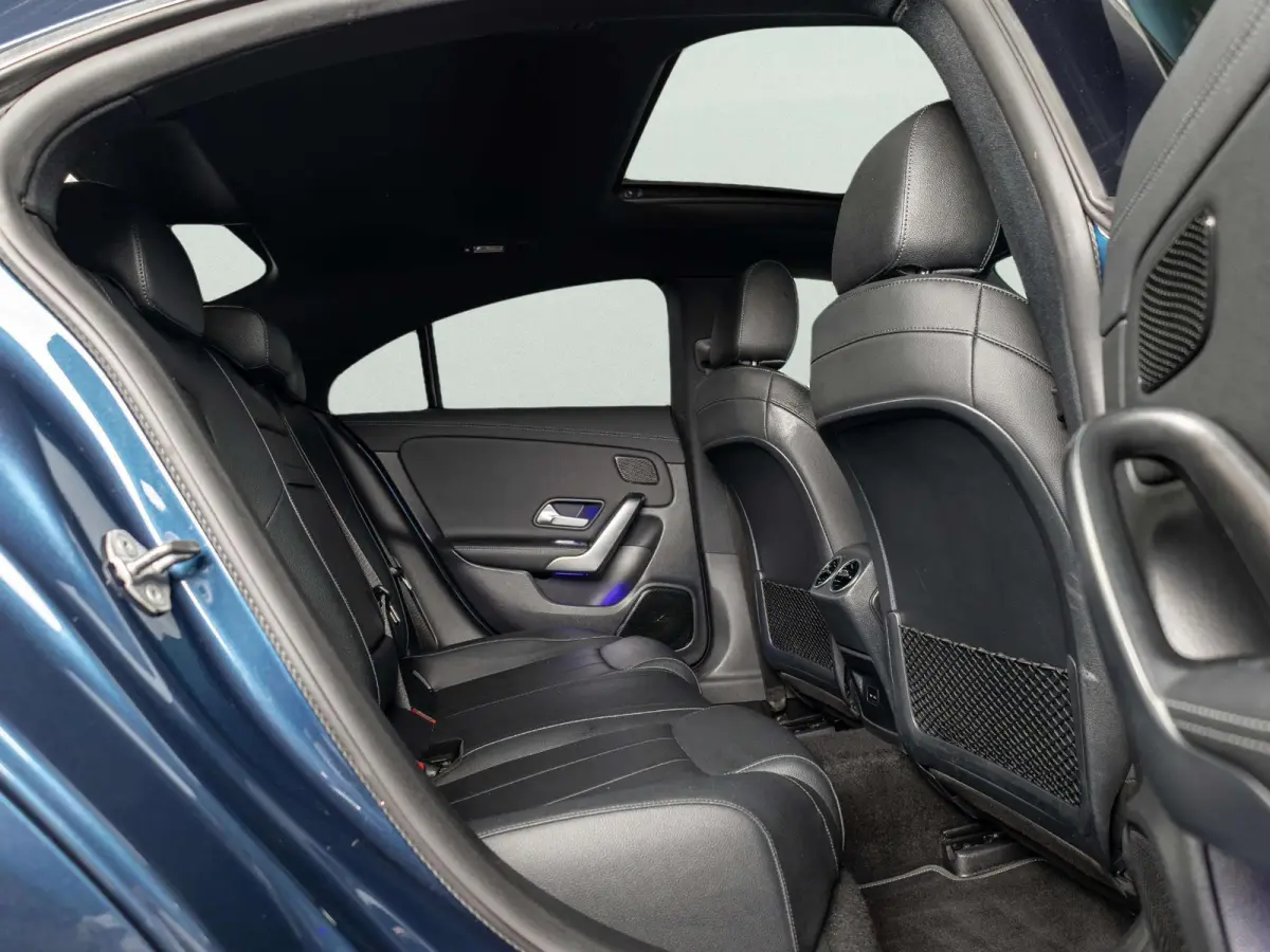 Coupé 180 Business Solution Luxury | Panorama dak
