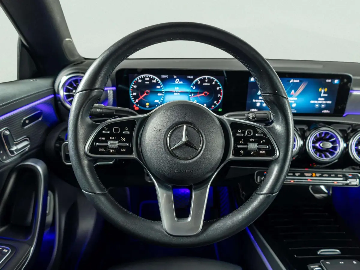 Coupé 180 Business Solution Luxury | Panorama dak