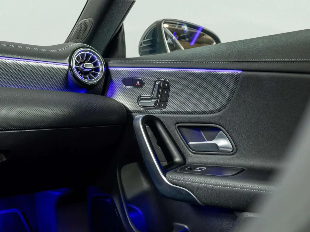 Coupé 180 Business Solution Luxury | Panorama dak