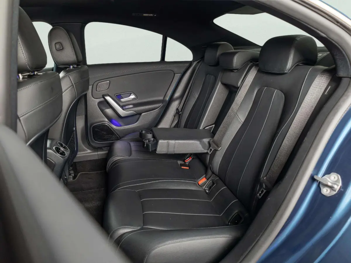 Coupé 180 Business Solution Luxury | Panorama dak