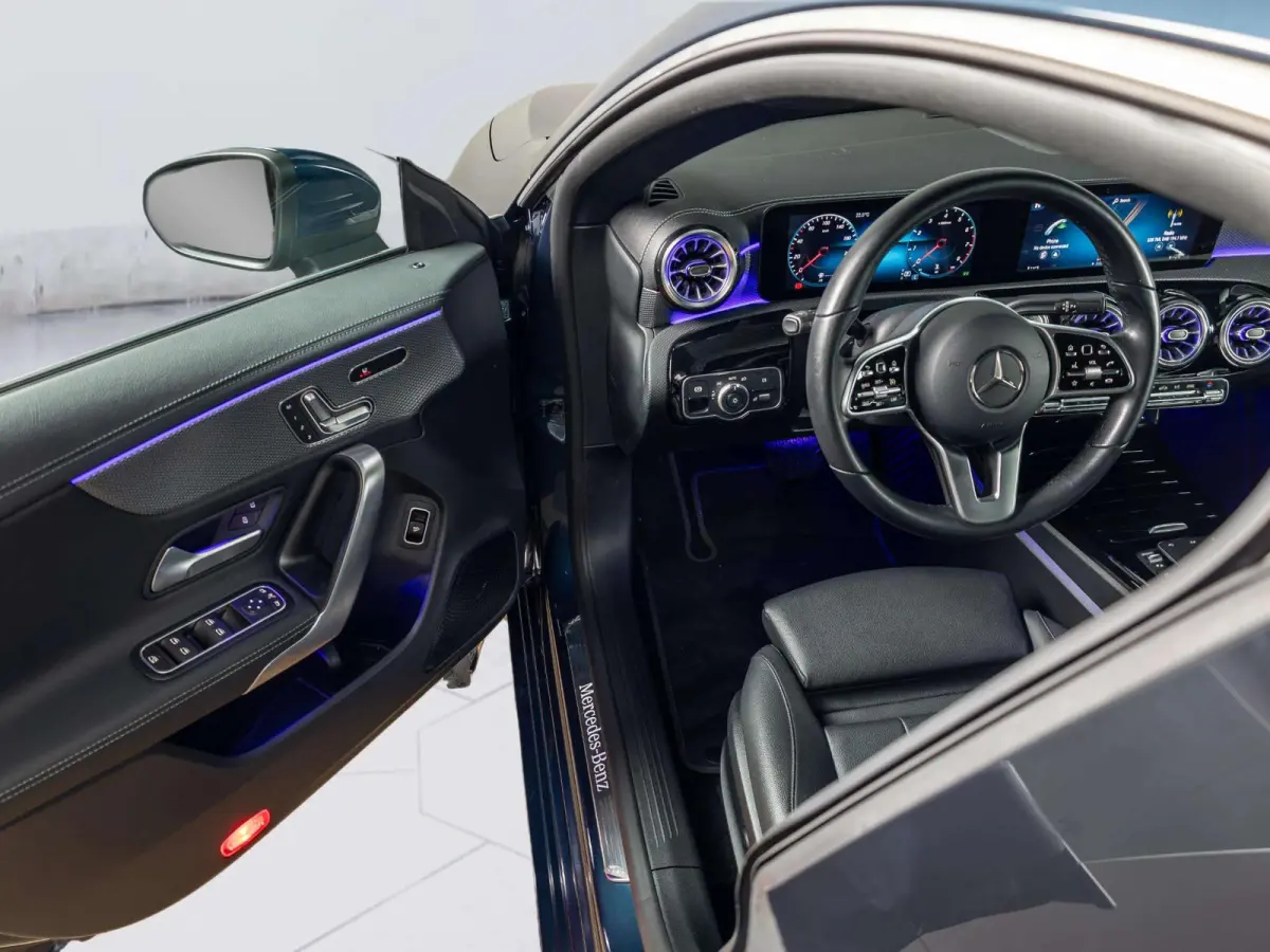 Coupé 180 Business Solution Luxury | Panorama dak