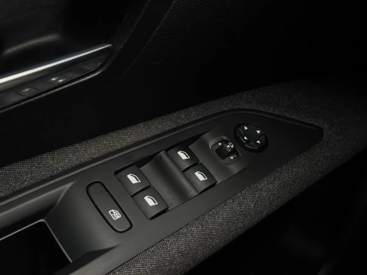 1.2 PureTech Active Pack Business | Camera | Lane assist