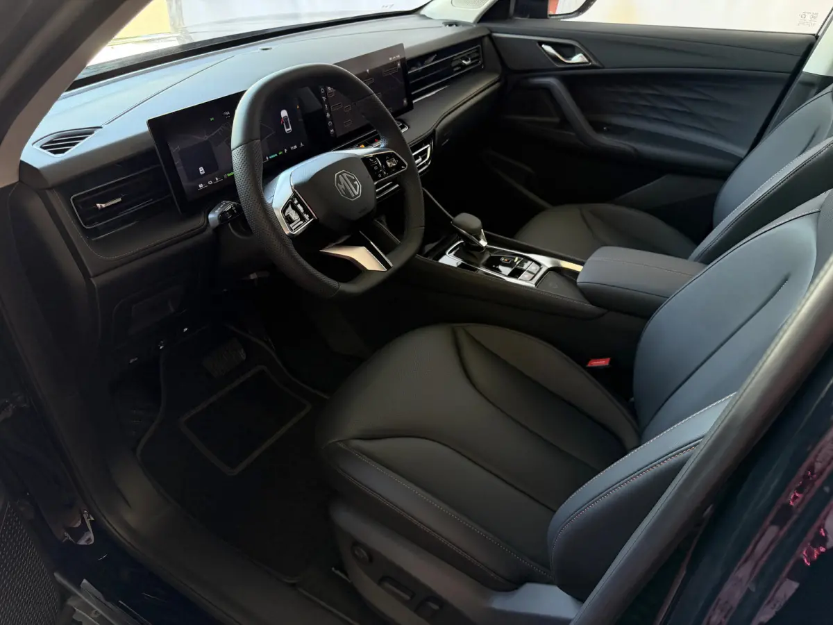1.5 TGDI LUXURY PHEV PLUG-IN HYBRIDE | LEER | 272PK NIEUWE AUTO | >1.000 KM TOTAAL BEREIK | 360° CAMERA | ELEKTRISCHE ACHTERKLEP | STOEL/STUUR. VERWARMING | FULL LED | ELEKTRISCHE S
