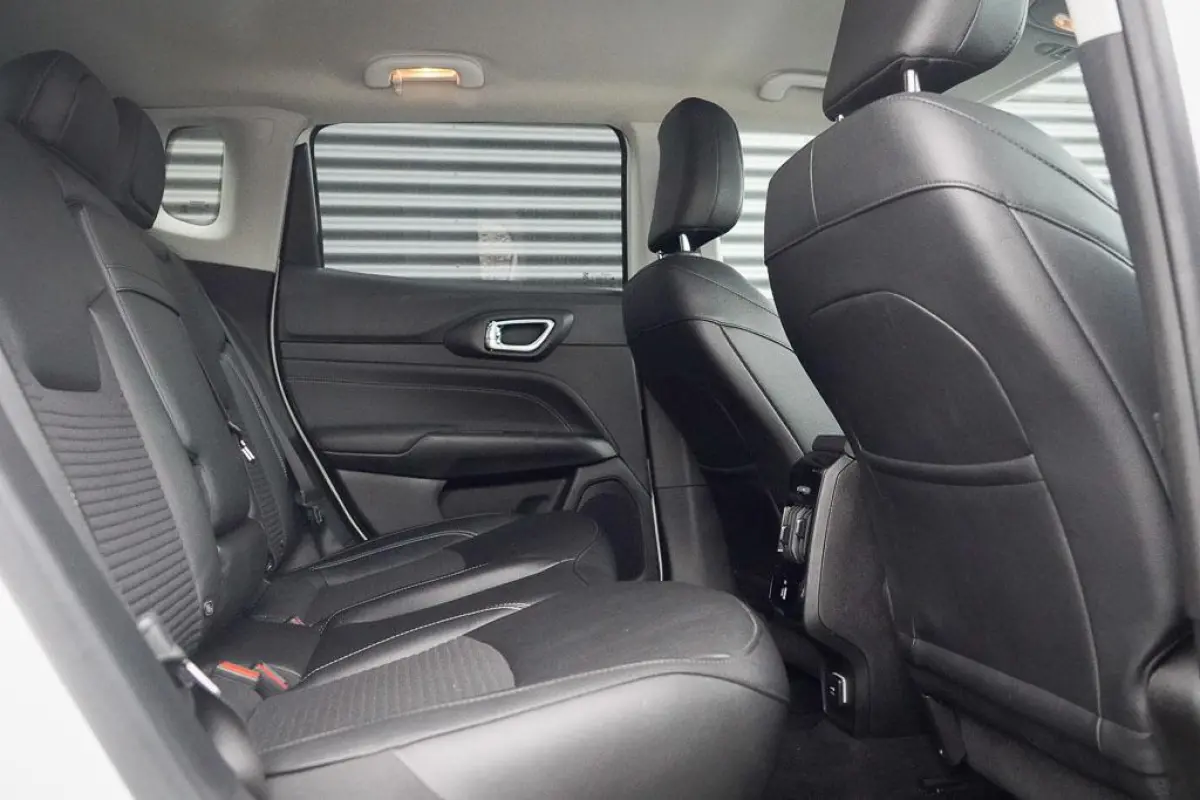 4xe 190 Plug-in Hybrid / Navi / 18'' / Incl BTW