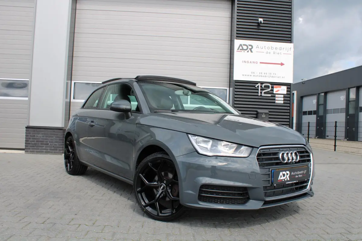 1.0 TFSI|18''LM|AIRCO|PDC|NAVI|NARDOGREY|PANO|UNIEK