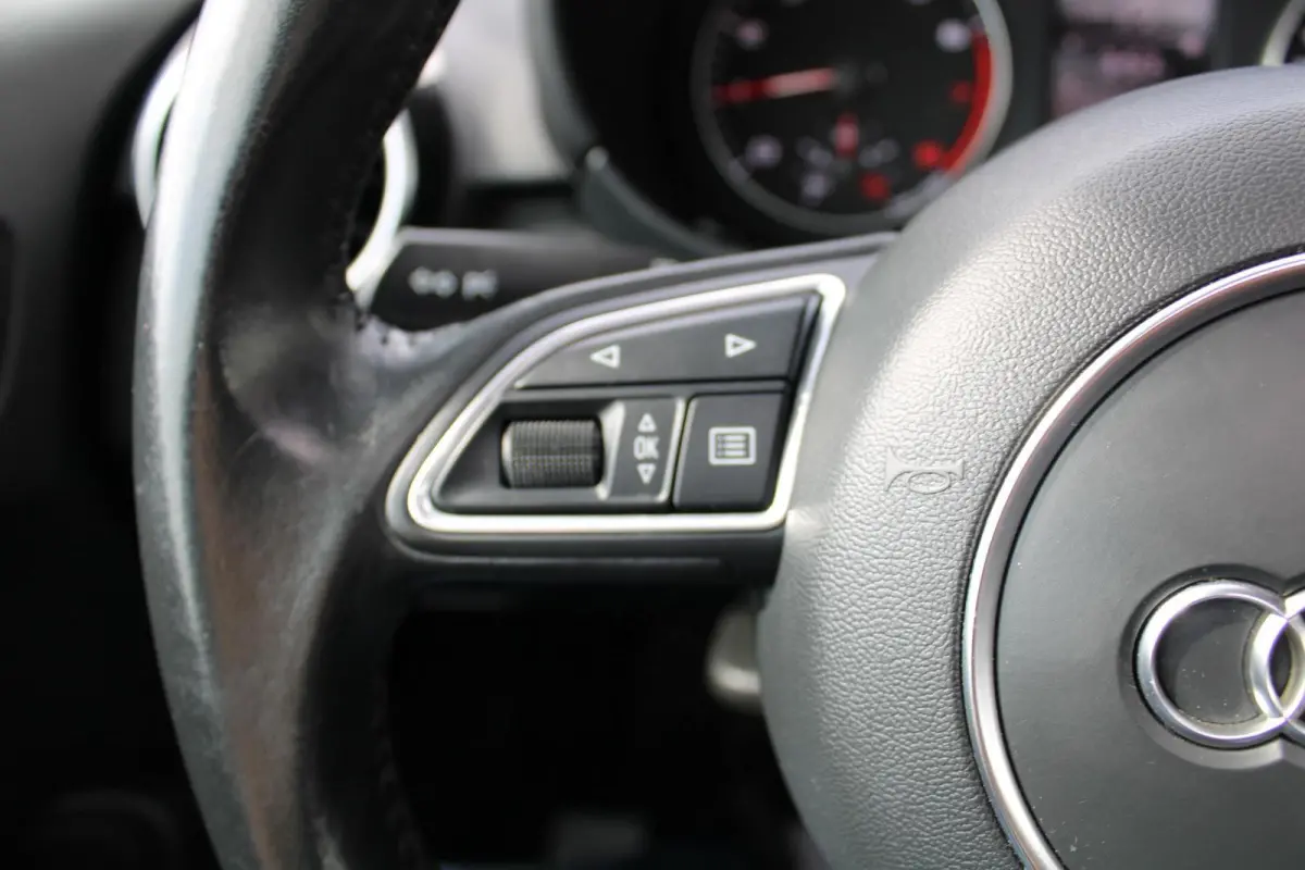 1.0 TFSI|18''LM|AIRCO|PDC|NAVI|NARDOGREY|PANO|UNIEK