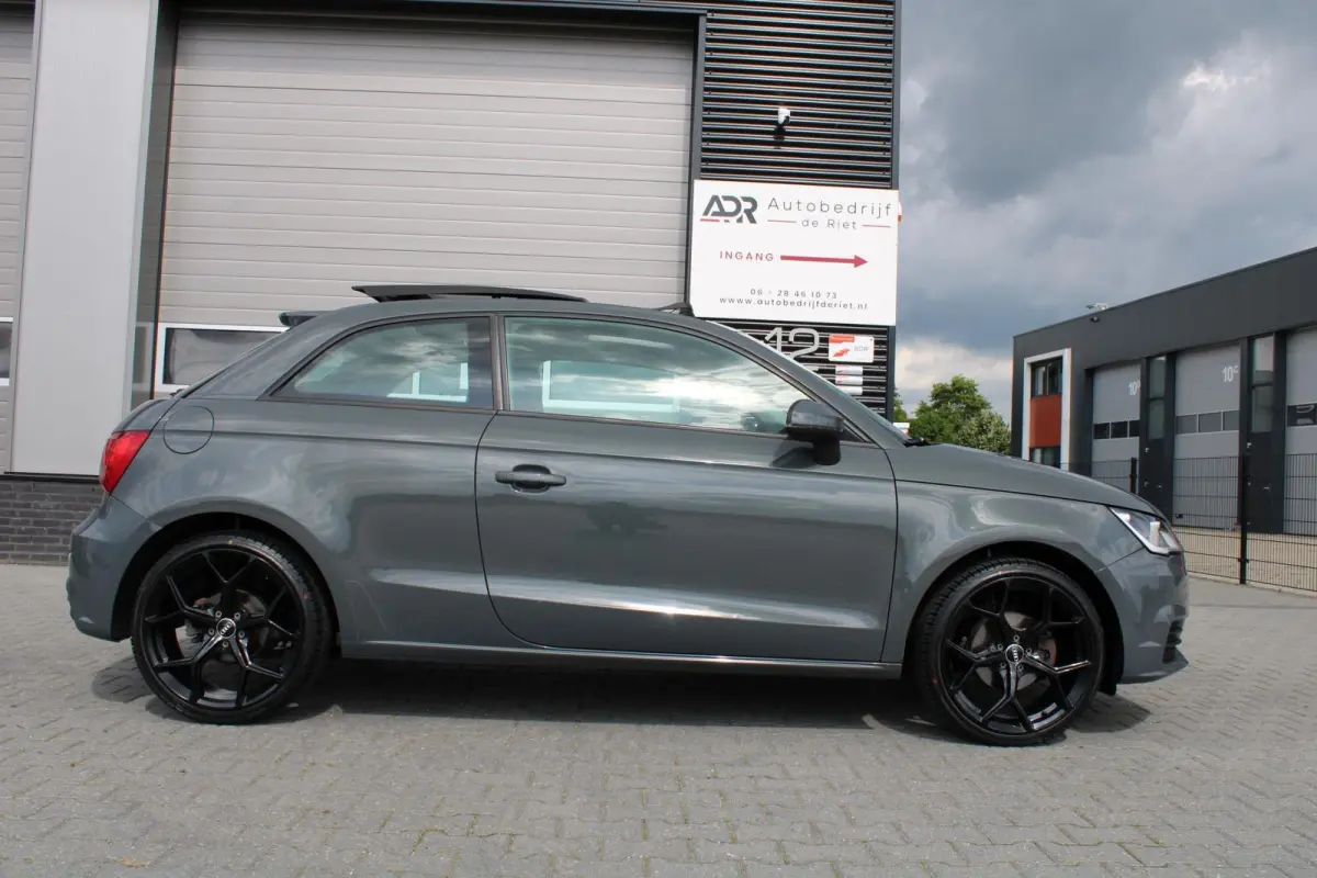 1.0 TFSI|18''LM|AIRCO|PDC|NAVI|NARDOGREY|PANO|UNIEK
