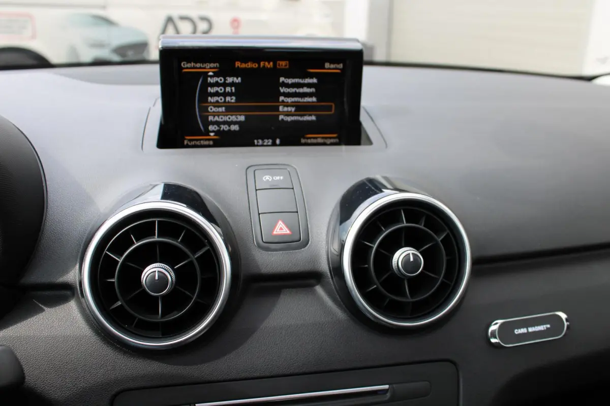 1.0 TFSI|18''LM|AIRCO|PDC|NAVI|NARDOGREY|PANO|UNIEK