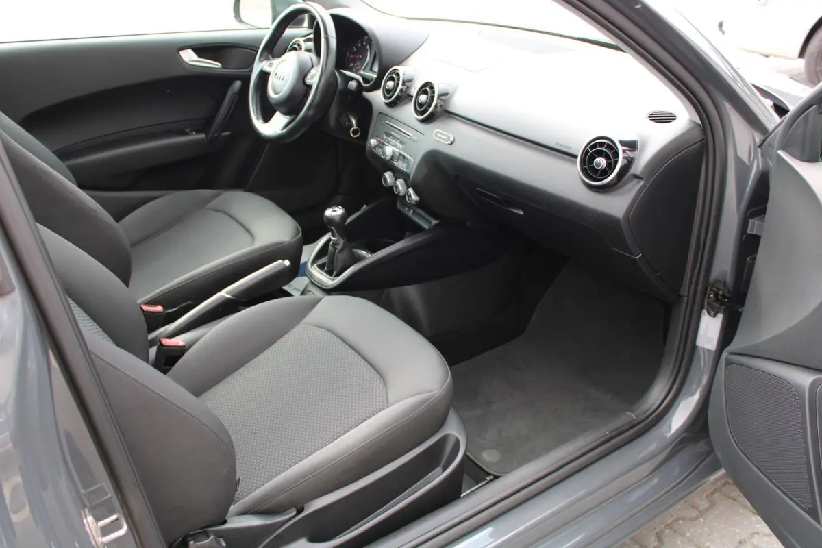 1.0 TFSI|18''LM|AIRCO|PDC|NAVI|NARDOGREY|PANO|UNIEK