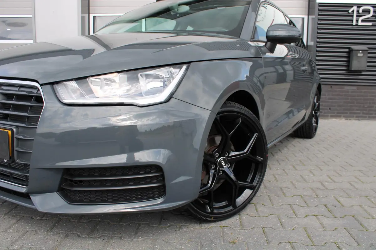 1.0 TFSI|18''LM|AIRCO|PDC|NAVI|NARDOGREY|PANO|UNIEK