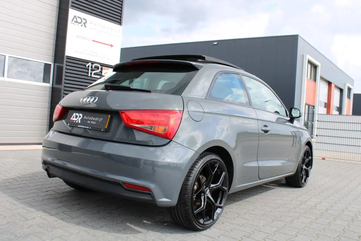 1.0 TFSI|18''LM|AIRCO|PDC|NAVI|NARDOGREY|PANO|UNIEK