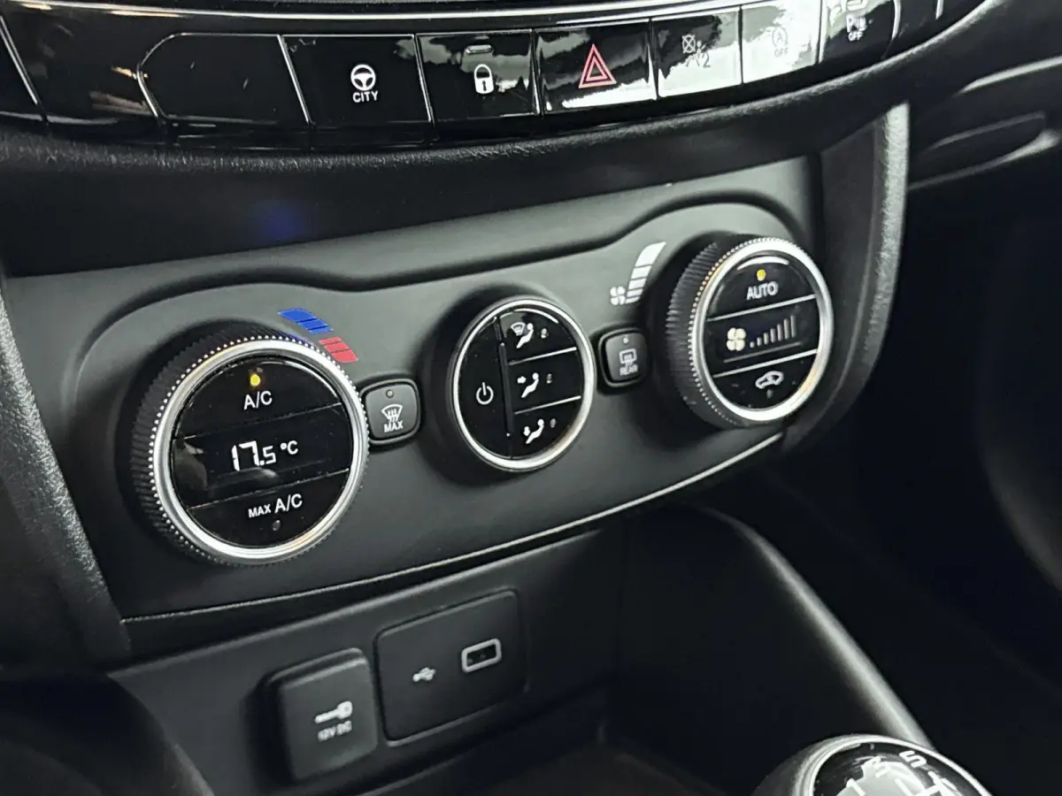 1.0 Life | Navigatie | Climate-Control | Cruise-Control